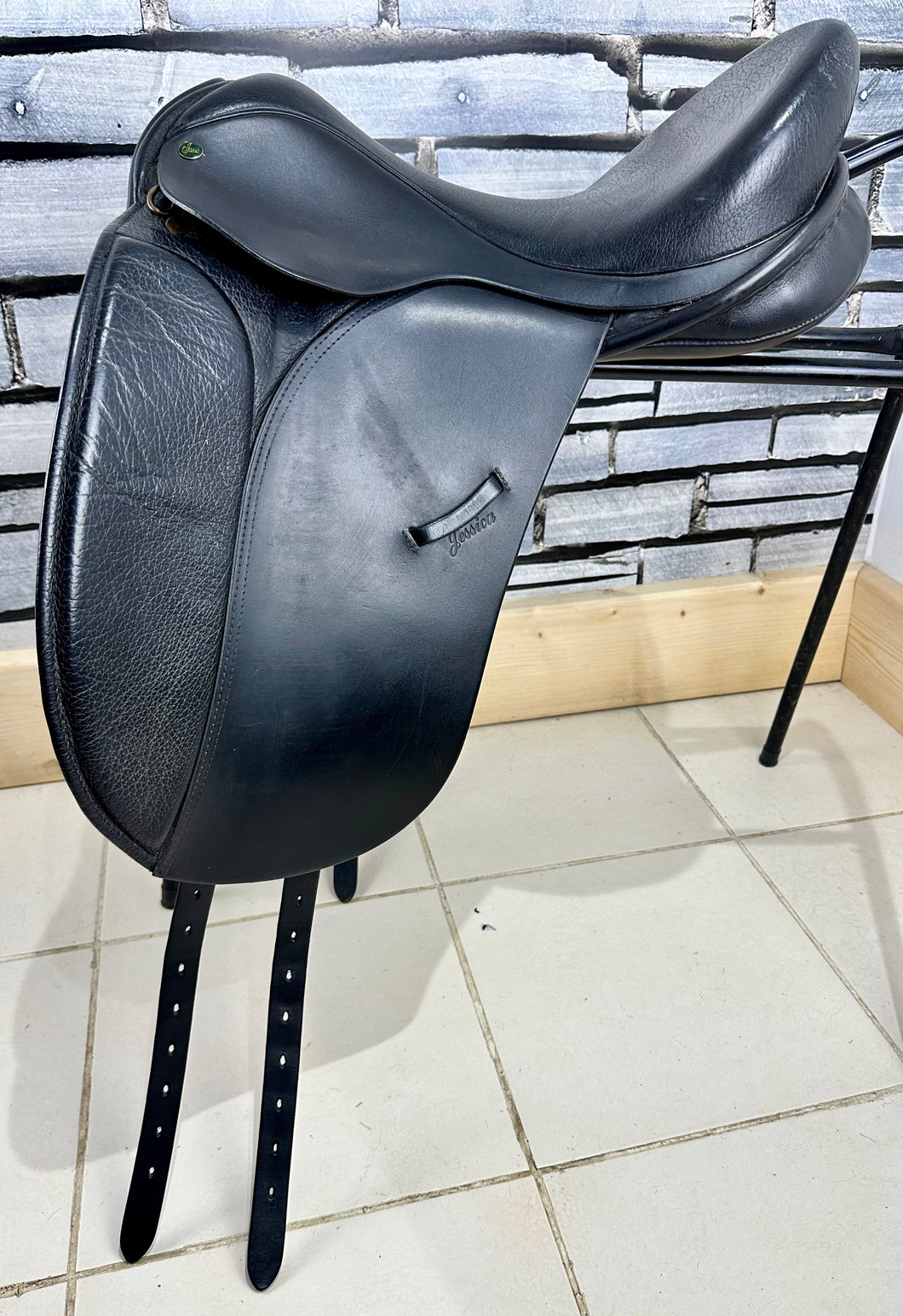 17 1/2” XW Ideal Jessica Dressage Saddle - Black