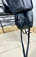 Load image into Gallery viewer, 17” Wide +2 1/2” Amerigo Vega Dressage Saddle - Black