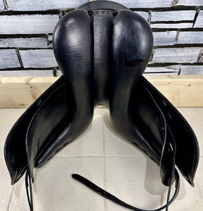 17 1/2” MW +0.5 Amerigo Pinerolo Dressage Saddle - Black