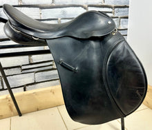 Load image into Gallery viewer, 16 1/2” Wide Ideal Saddlery Cob GP Saddle - Black - XW