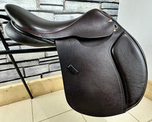 Load image into Gallery viewer, 17-17 1/2” Medium Colt Saddlery Jump Saddle - Brown