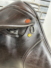 Load image into Gallery viewer, 17 1/2” MN Changeable Gullet Kent &amp; Masters GP Saddle - Brown