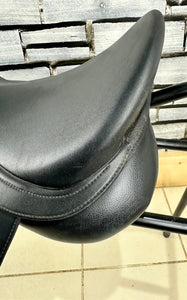 17” Changeable Gullet XW Wintec Wide Saddle - Black