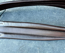 Load image into Gallery viewer, S/H 58” English Jeffries Elasticated Leather Atherstone Girth