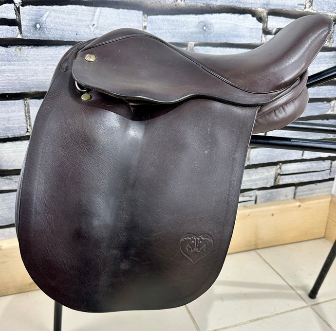 14 1/2” XW Equextra Show/WH Saddle - Brown