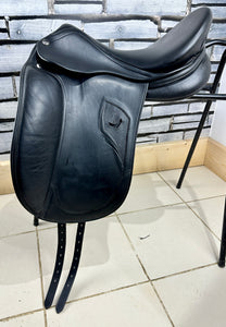 18” Wide Tech 1 Dressage Saddle - Black