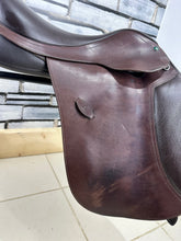 Load image into Gallery viewer, 17 1/2” XW Changeable Gullet Arena AP/Jump Saddle - Hart - Brown