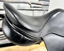 Load image into Gallery viewer, 17” Wide Cliff Barnsby GP Saddle - Black