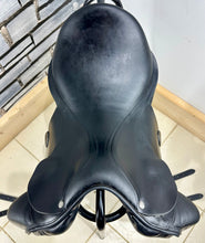 Load image into Gallery viewer, 17” Wide +2 1/2” Amerigo Vega Dressage Saddle - Black