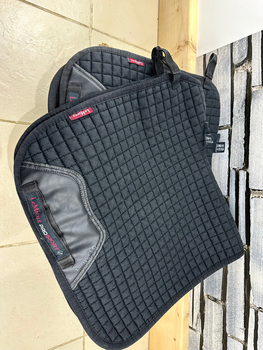 S/H 2 X LeMieux ProSport Dressage Saddle Pads - S/M - Black