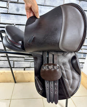 Load image into Gallery viewer, 17-17 1/2” Medium Colt Saddlery Jump Saddle - Brown