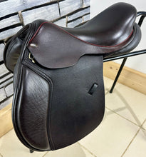 Load image into Gallery viewer, 17-17 1/2” Medium Colt Saddlery Jump Saddle - Brown