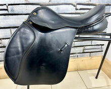 Load image into Gallery viewer, 17” Wide Cliff Barnsby GP Saddle - Black