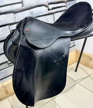 Load image into Gallery viewer, 17 1/2” MW Ideal International Event Saddle - Black