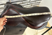 Load image into Gallery viewer, 17-17 1/2” Medium Colt Saddlery Jump Saddle - Brown