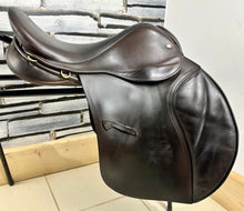 Load image into Gallery viewer, 17” Wide Jeffries Falcon English Event GP Saddle - Brown