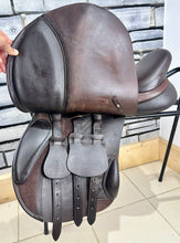 Load image into Gallery viewer, 17 1/2” XW Changeable Gullet Arena AP/Jump Saddle - Hart - Brown