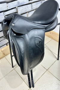 18” Wide Tech 1 Dressage Saddle - Black