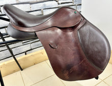 Load image into Gallery viewer, 17 1/2” XW Changeable Gullet Arena AP/Jump Saddle - Hart - Brown