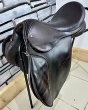 Load image into Gallery viewer, 17” Wide Jeffries Falcon English Event GP Saddle - Brown