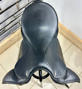 18” Wide Tech 1 Dressage Saddle - Black