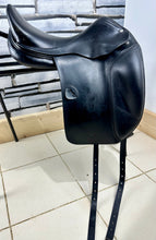 Load image into Gallery viewer, 17” Wide +2 1/2” Amerigo Vega Dressage Saddle - Black