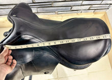 Load image into Gallery viewer, 17 1/2” MW +0.5 Amerigo Pinerolo Dressage Saddle - Black