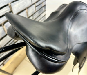 17 1/2” MW Albion Kontrol Jump  Saddle - Black