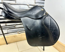 Load image into Gallery viewer, 17” Wide Cliff Barnsby GP Saddle - Black