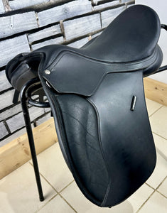 17” Changeable Gullet XW Wintec Wide Saddle - Black