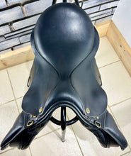 Load image into Gallery viewer, 17” Wide Cliff Barnsby GP Saddle - Black