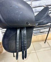 Load image into Gallery viewer, 17” MN Changeable Gullet Wintec 2000 Suede GP Saddle - Black