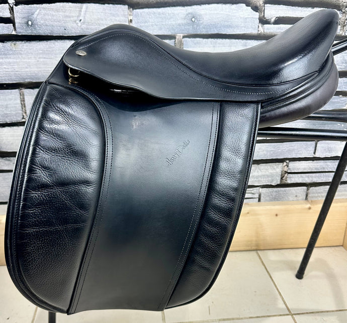 16 1/2” XXW Harry Dabbs Cob WH Saddle - Black