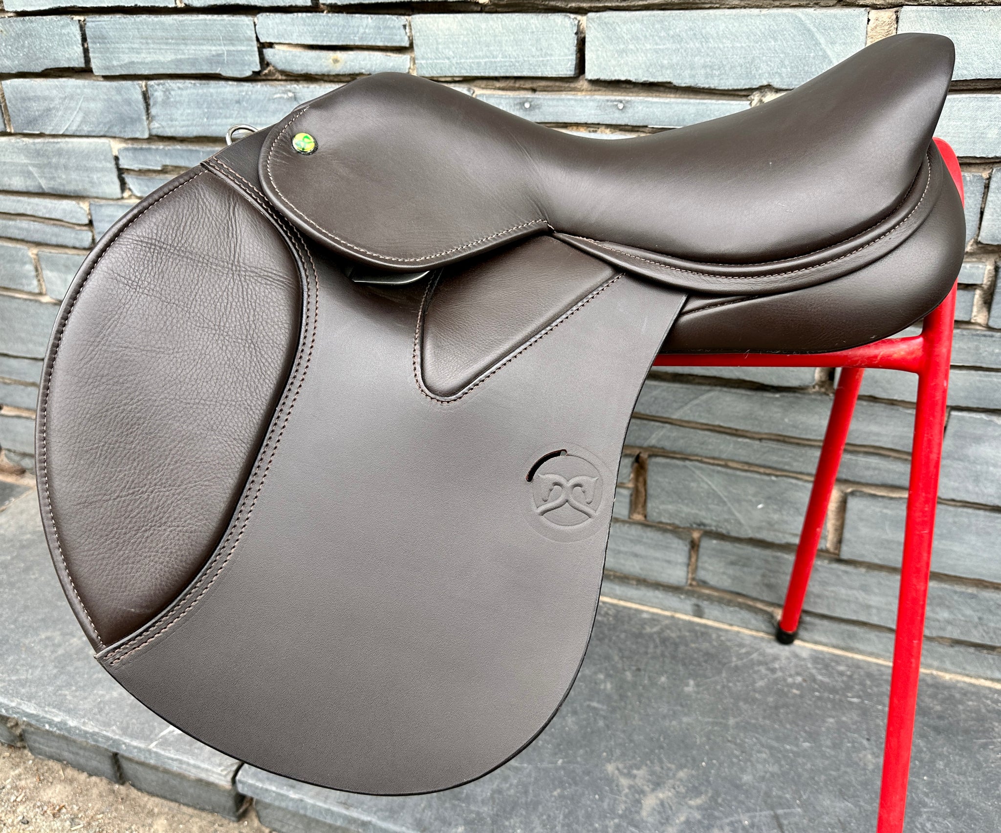 17” Changeable Gullet Wow Classique Jump Saddle - Brown