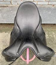 Load image into Gallery viewer, 17 1/2” MW Childeric DGP Dressage Saddle - Black