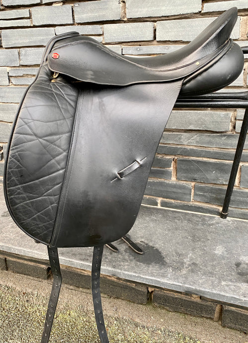 17 1/2” MW Albion SL Dressage Saddle - Black