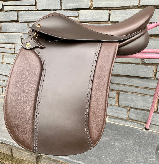 17 1/2” Wide Symmonds Classique WH Saddle - Brown