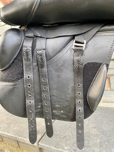 18” Changeable Gullet/Medium Discovery (Utopia) GP/Jump Saddle - Black