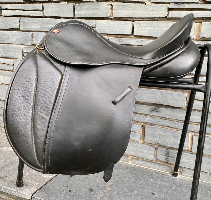 17” MW Kes Gp/VSD Saddle - Black